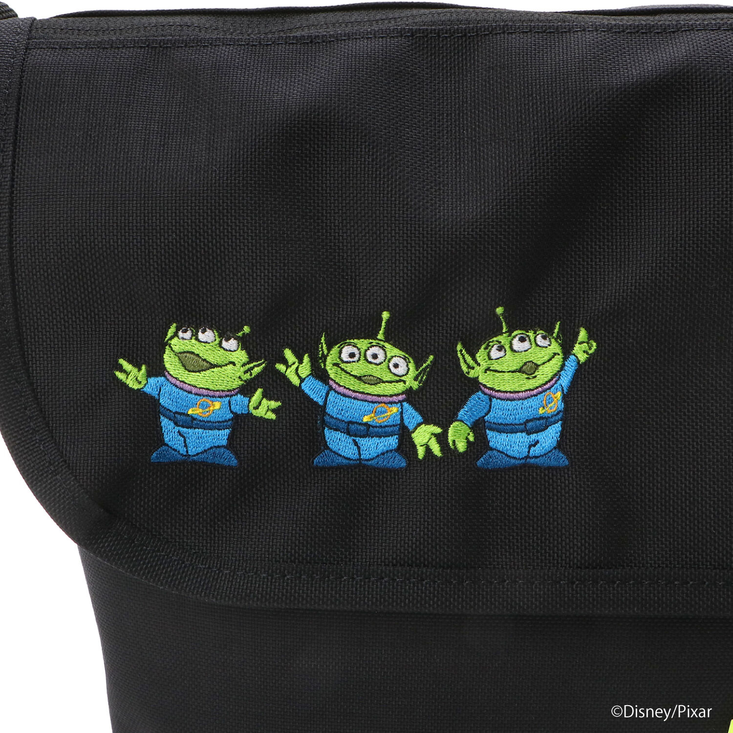 Manhattan Portage「Nylon Messenger Bag (SM) FZP MGNT / TOY STORY ALIENS」|ショルダー・メッセンジャー|