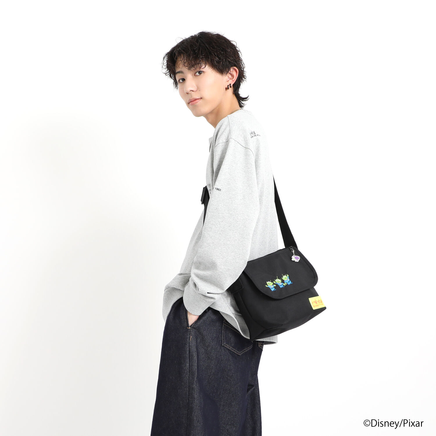 Manhattan Portage「Nylon Messenger Bag (SM) FZP MGNT / TOY STORY ALIENS」|ショルダー・メッセンジャー|