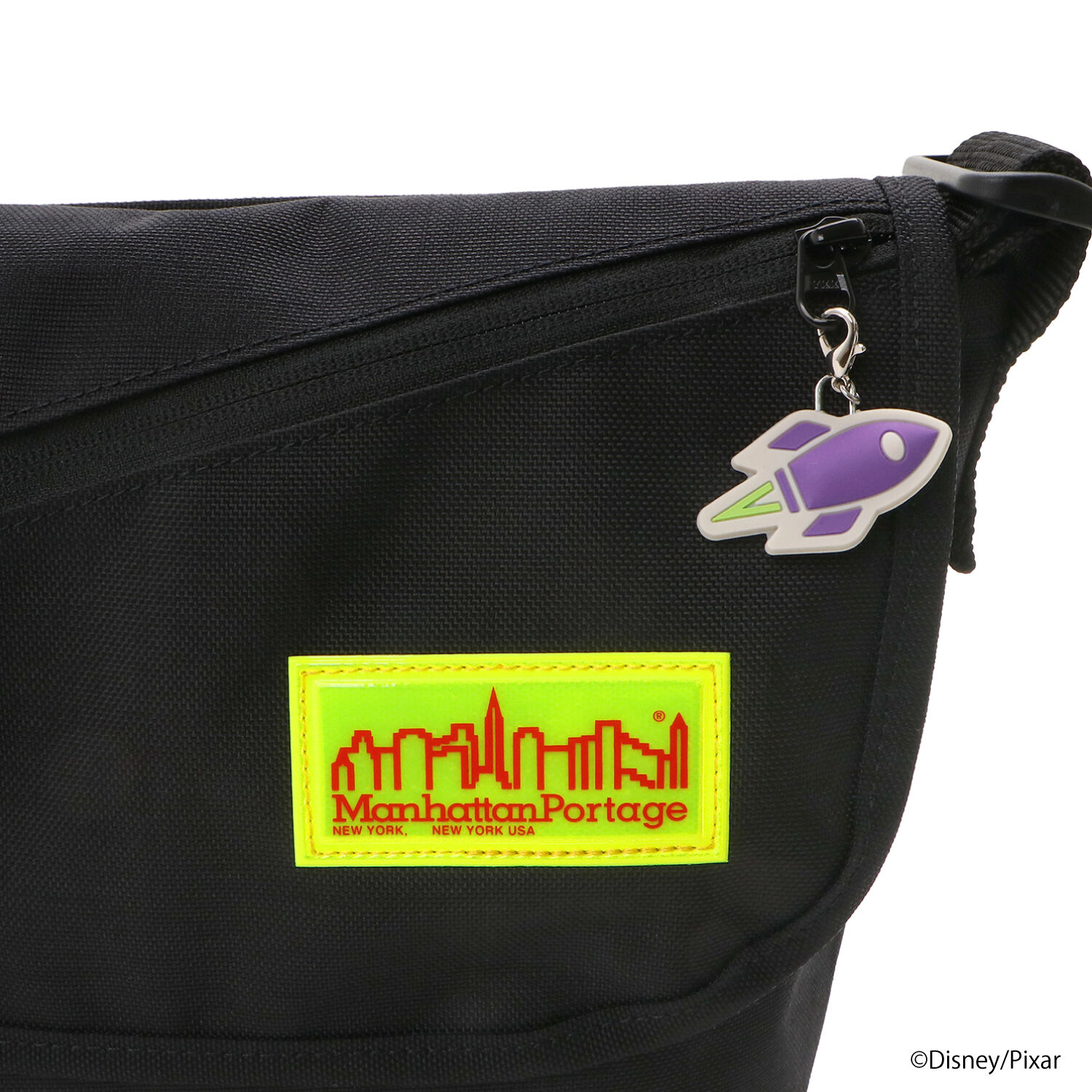 Manhattan Portage「Nylon Messenger Bag (SM) FZP MGNT / TOY STORY BUZZ LIGHTYEAR」|ショルダー・メッセンジャー|