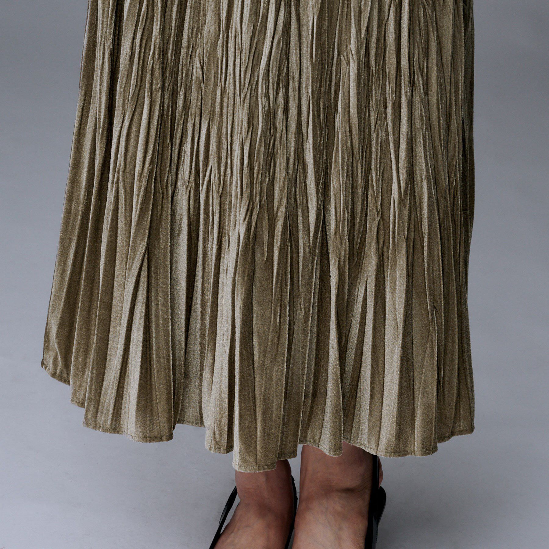 UNTITLED「【ウエストゴム／着映え】ランダムプリーツベロアスカート」|スカート|