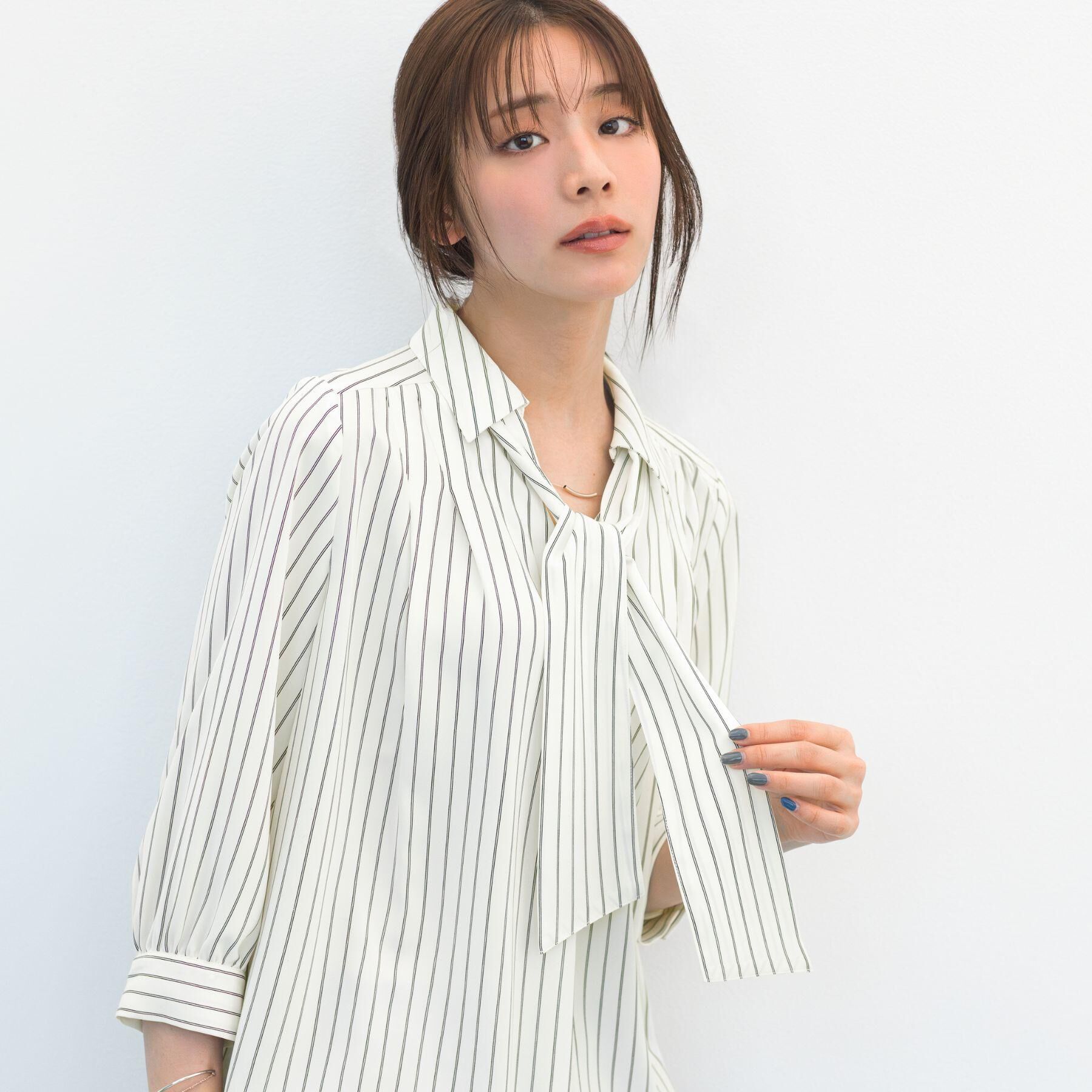 grove「【貴島明日香さん着用・洗える】チャーム付きマルチWAYボウタイブラウス」|シャツ・ブラウス|