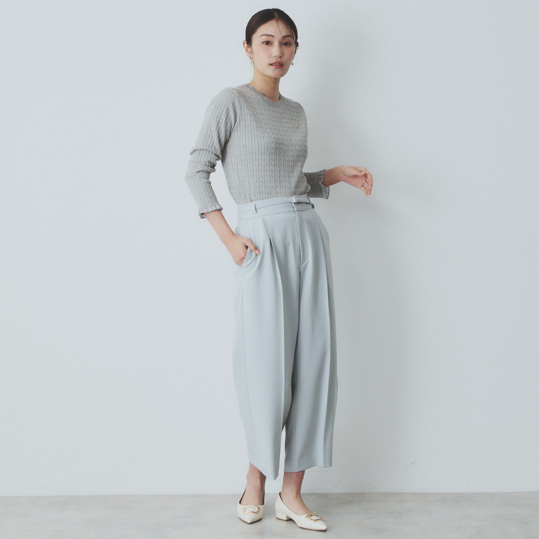 index「ゴールドモチーフ付きケーブルニット【洗濯機洗い可】」|ニット・セーター|