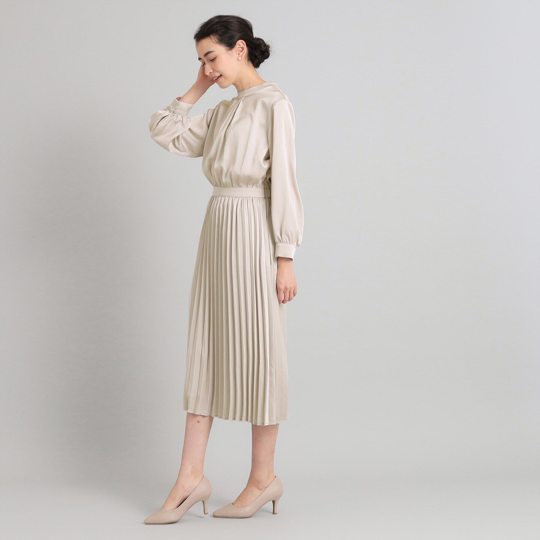 OPAQUE.CLIP「≪通勤・セレモニー対応≫ サテンプリーツワンピース【洗濯機洗い可】」|ワンピース|