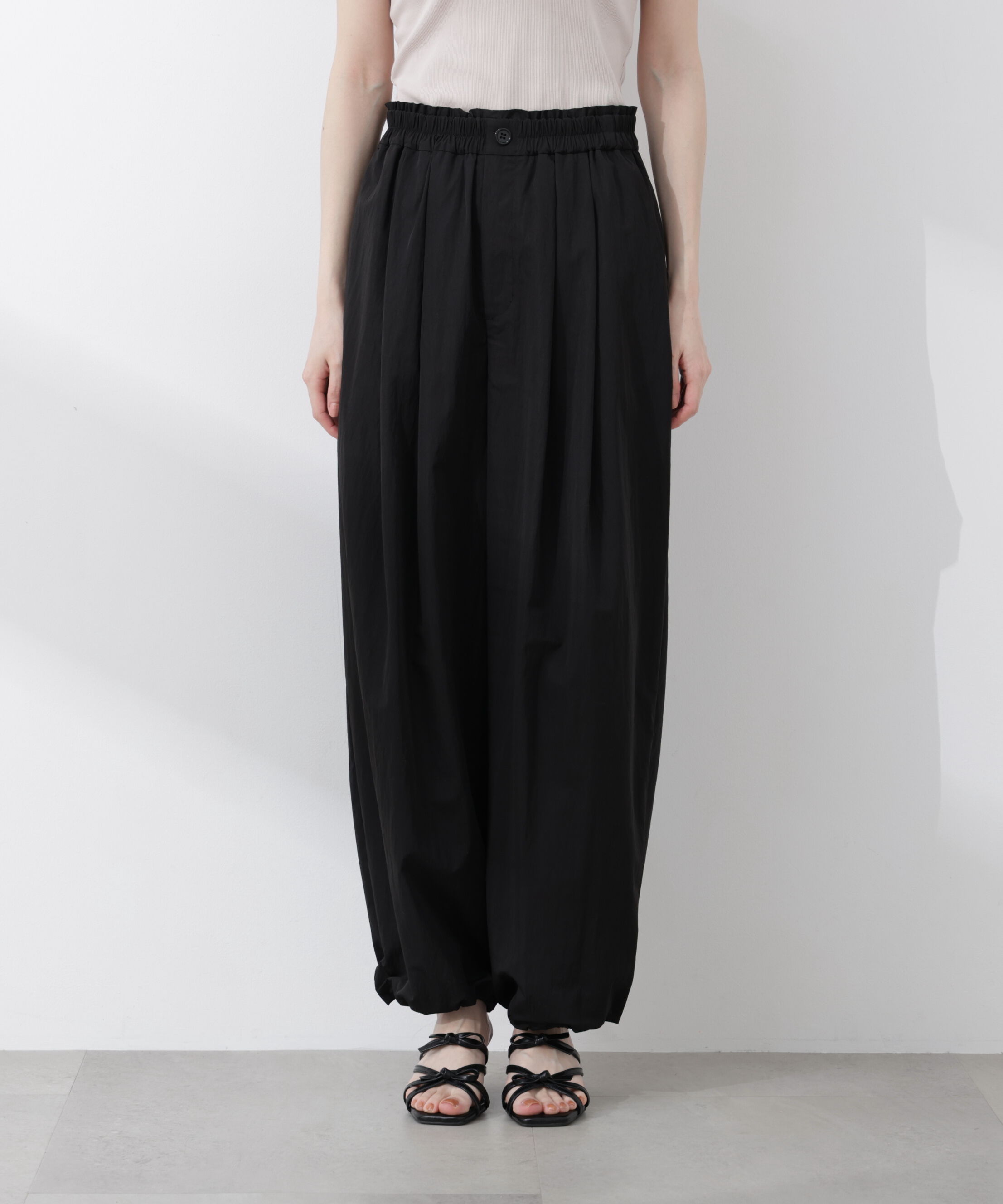 PROPORTION BODY DRESSING「〈a/mie〉ナイロンタックパンツ 26SS」|その他|
