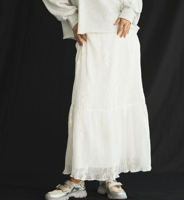Doux archives「ワッシャー刺繍ティアードスカート」|スカート|OFF WHITE