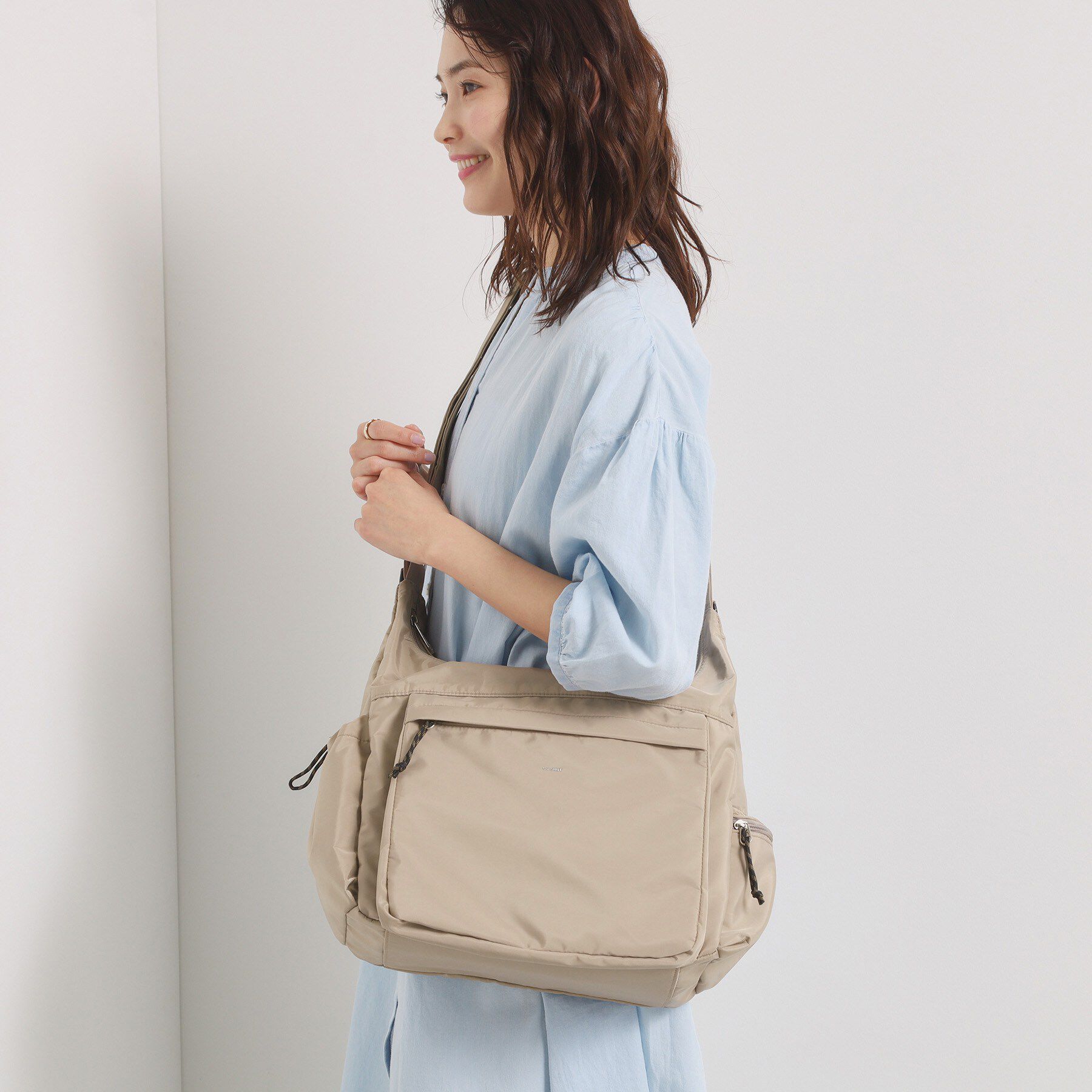 ITS&rsquo;DEMO「【収納アドバイザー監修】トリップ＆マザーショルダー」|ショルダー・メッセンジャー|