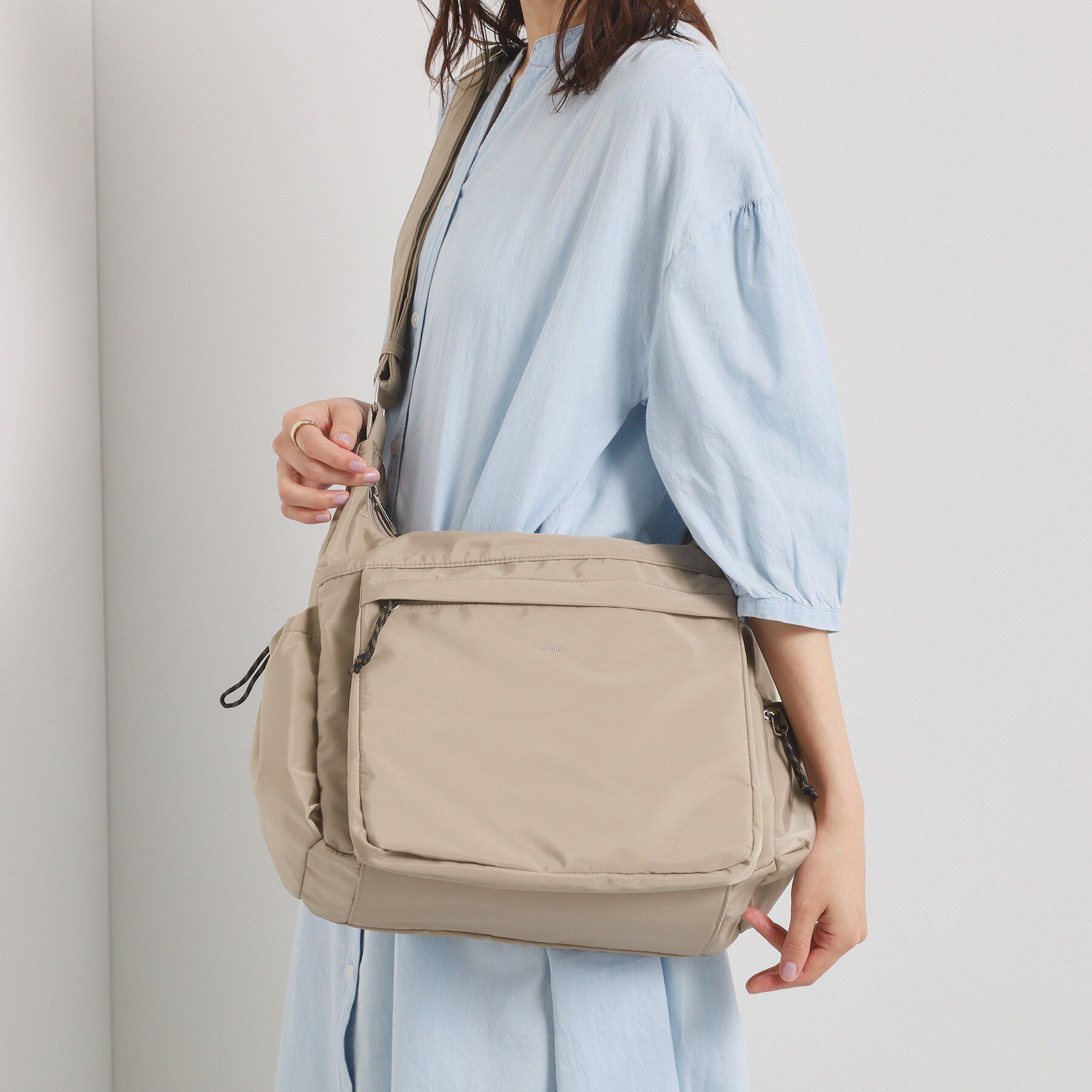 ITS&rsquo;DEMO「【収納アドバイザー監修】トリップ＆マザーショルダー」|ショルダー・メッセンジャー|ベージュ(052)