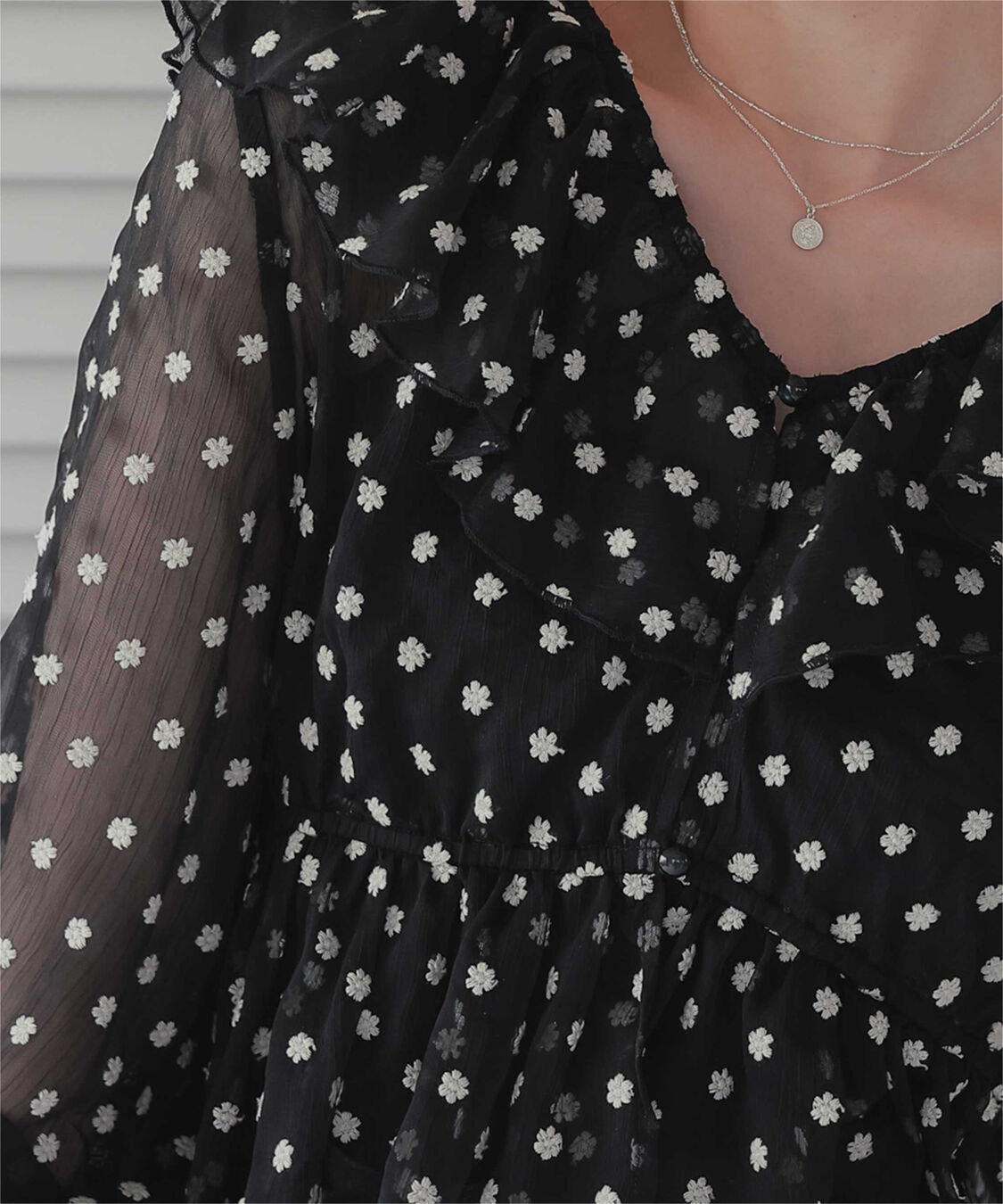 titivate「フラワー刺繍フリルブラウス」|シャツ・ブラウス|