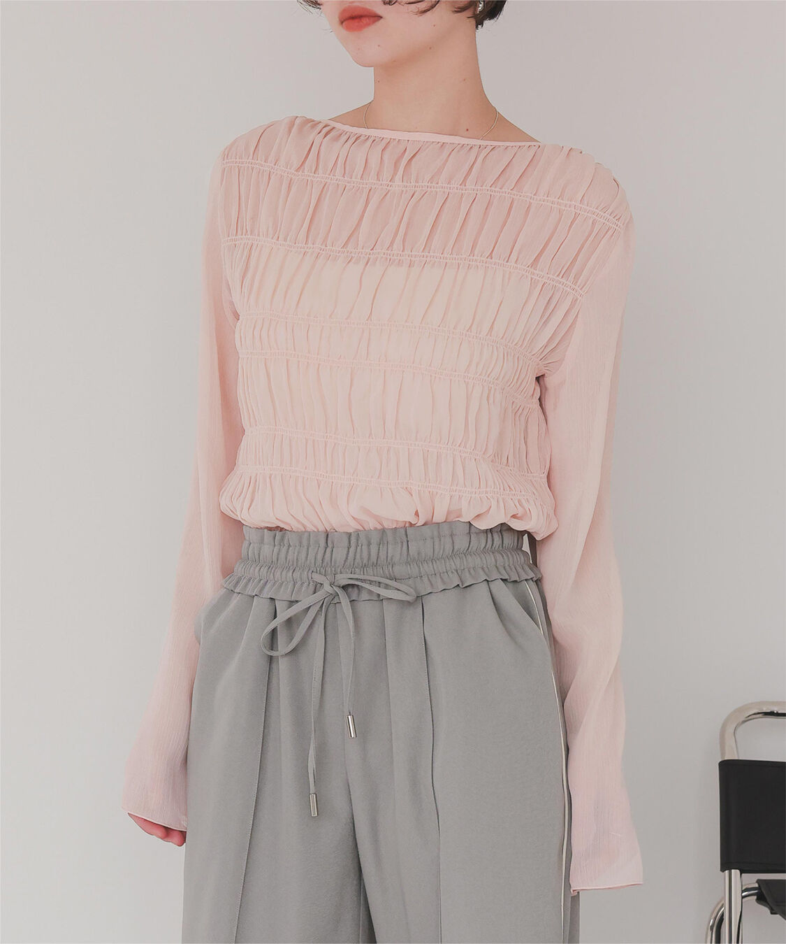 titivate「シアー楊柳シャーリングブラウス」|シャツ・ブラウス|スモークピンク