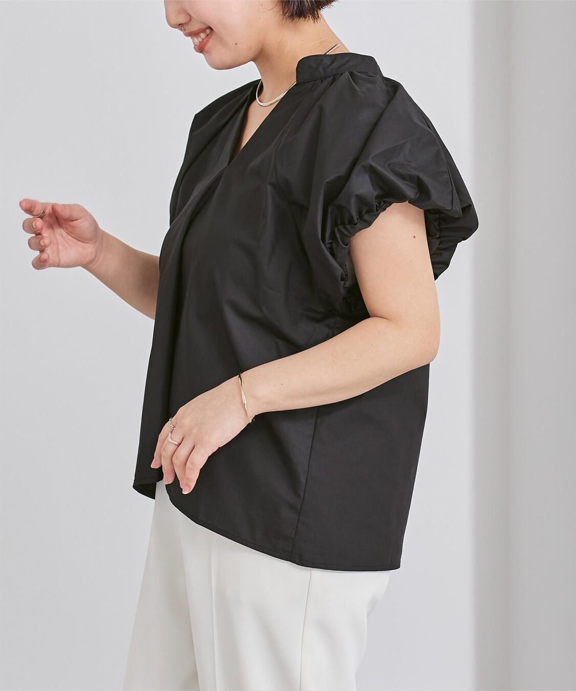 ur's「バルーンデザインキーネックブラウス」|シャツ・ブラウス|