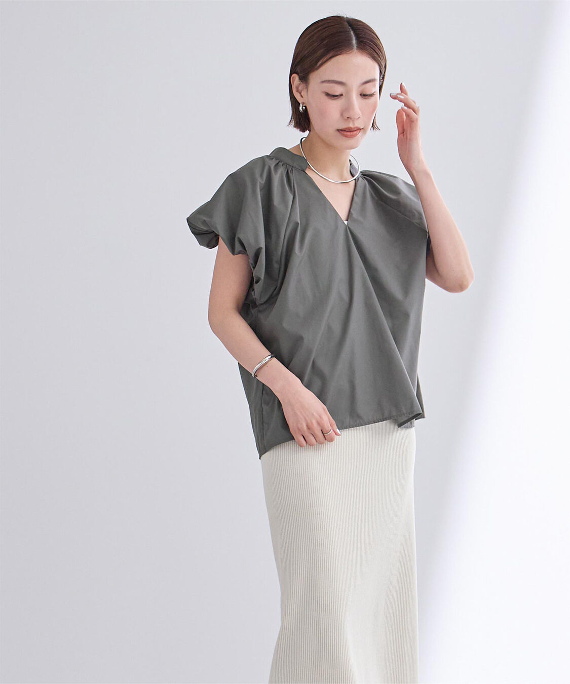 ur's「バルーンデザインキーネックブラウス」|シャツ・ブラウス|