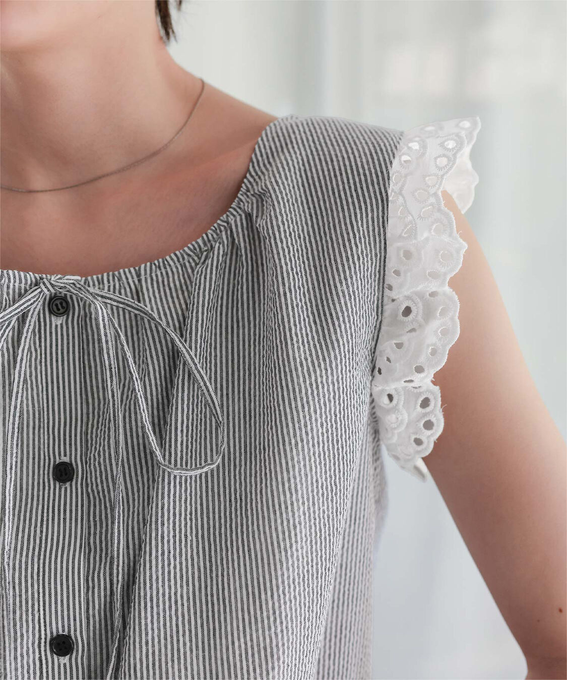 titivate「レースフリル付きノースリーブコンパクトブラウス」|シャツ・ブラウス|