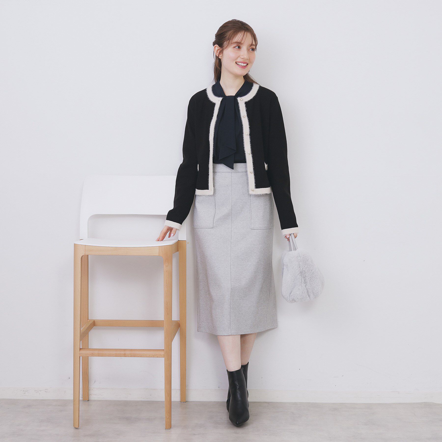 index「フェザーバイカラークルーネックカーディガン【洗濯機OK】」|カーディガン|