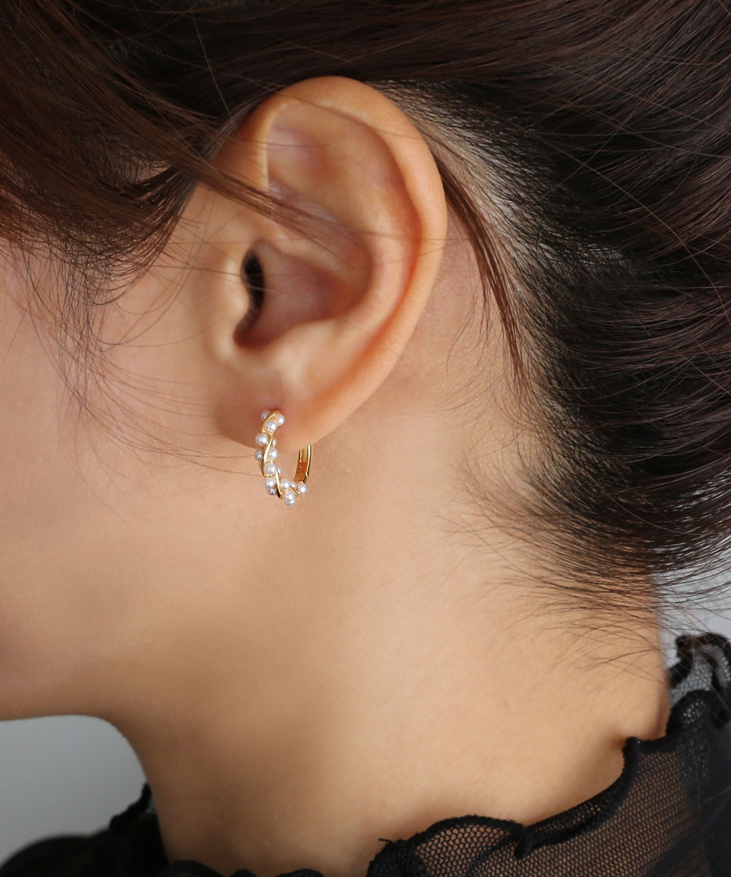 colleca la「[silver925]ツイストパールフープピアス〈金属アレルギー対応〉」|ピアス|