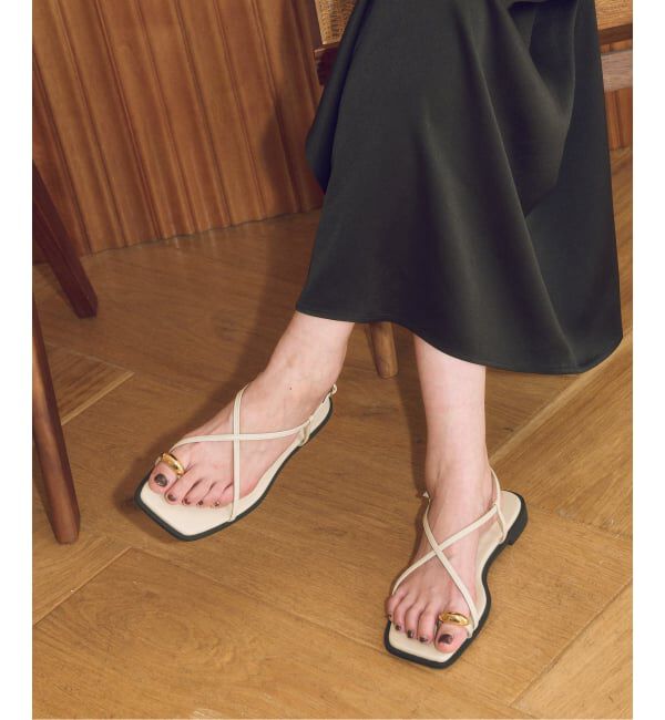 GRISE「《追加予約》GRISEメタルリングクロストングサンダル」|サンダル|ナチュラル