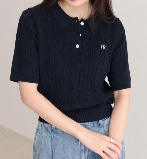 fredy emue「【大人気シリーズの新型登場！】FR刺しゅうケーブル柄半袖ポロ衿プルオーバーニット」|ニット・セーター|