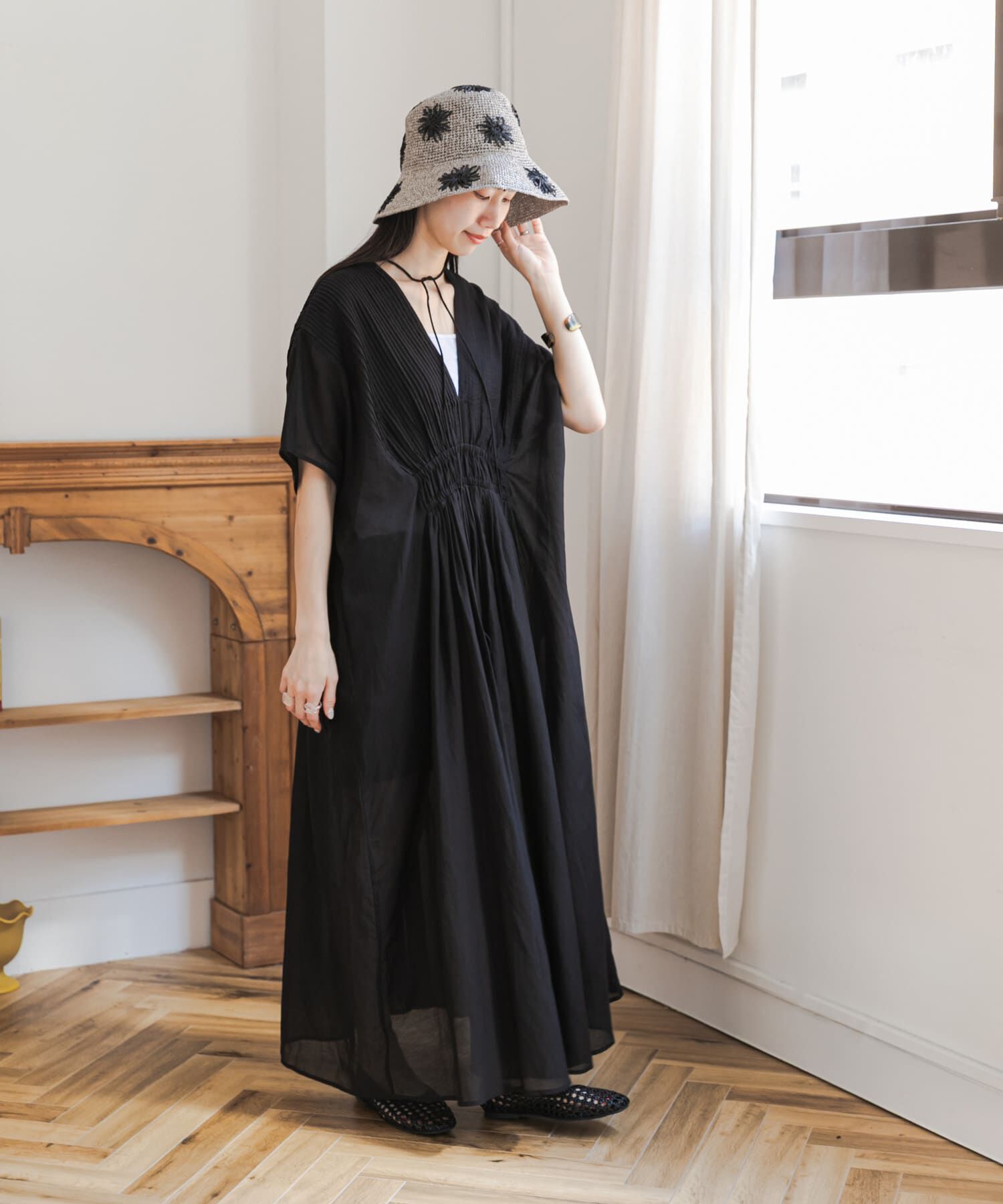 URBAN RESEARCH DOORS「ピンタックギャザーワンピース」|ワンピース|ブラック