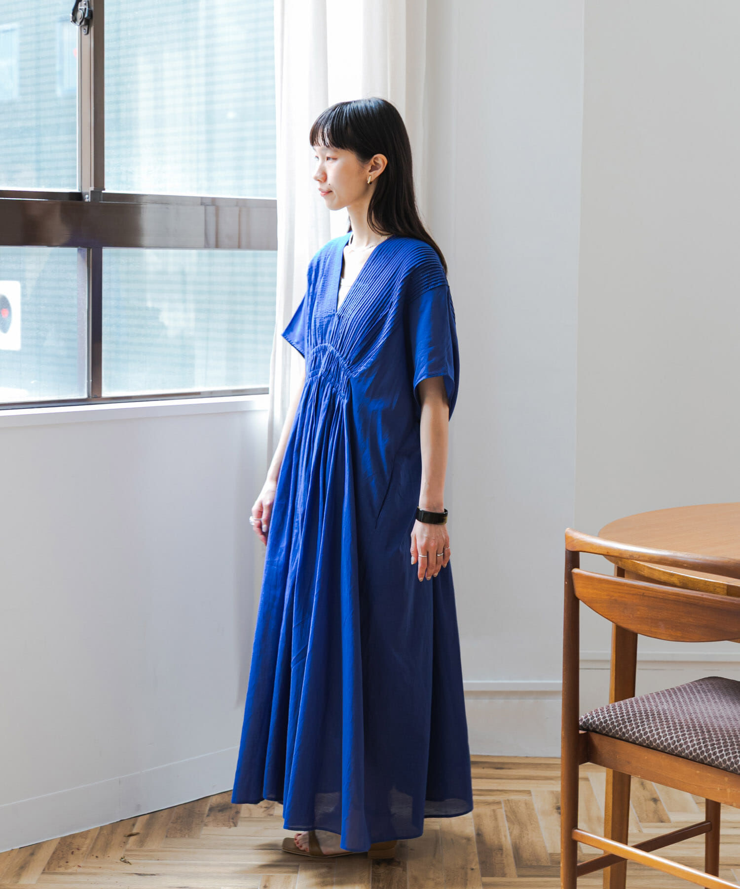 URBAN RESEARCH DOORS「ピンタックギャザーワンピース」|ワンピース|