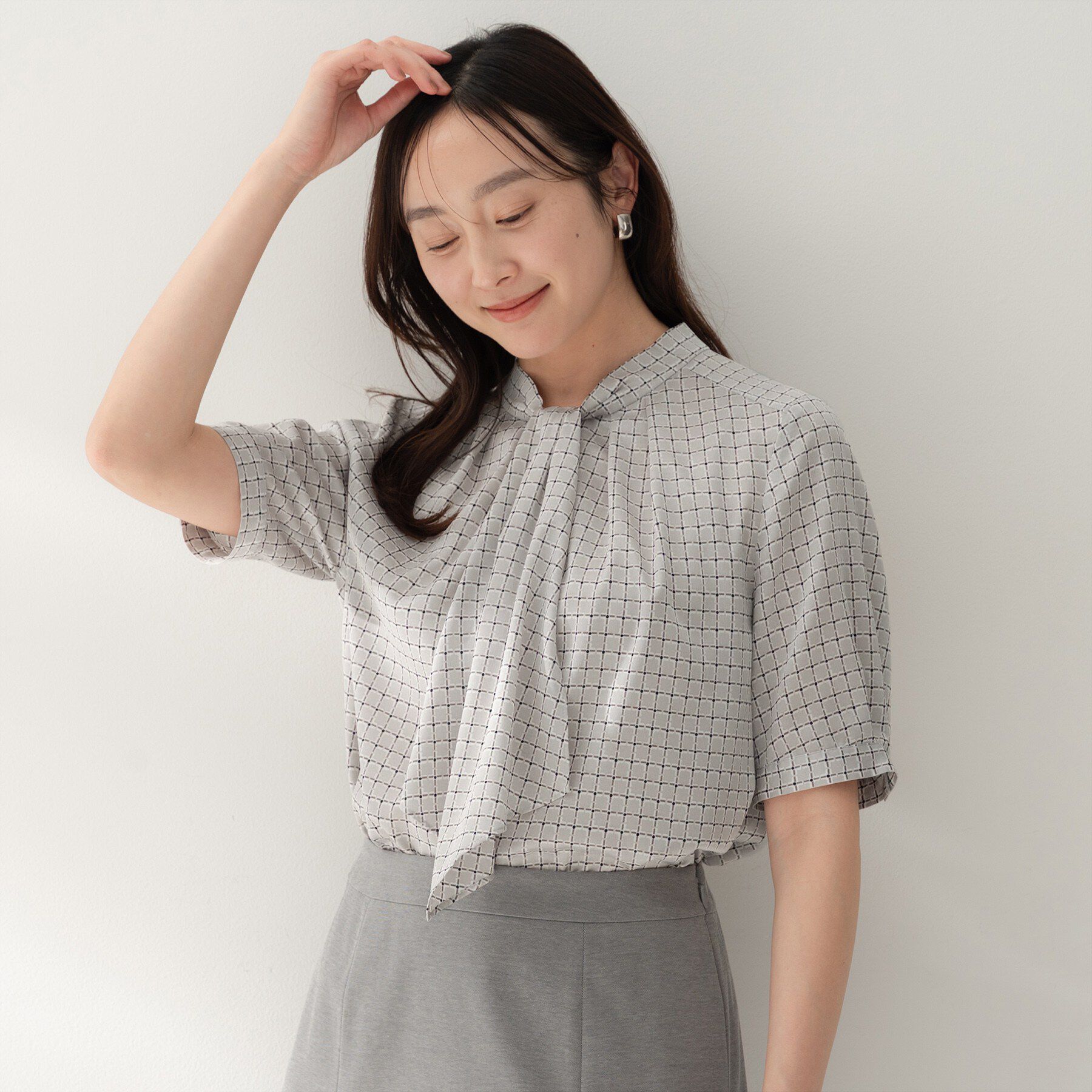 UNTITLED「【洗える/スーツインナー】ジオメボウタイブラウス」|シャツ・ブラウス|