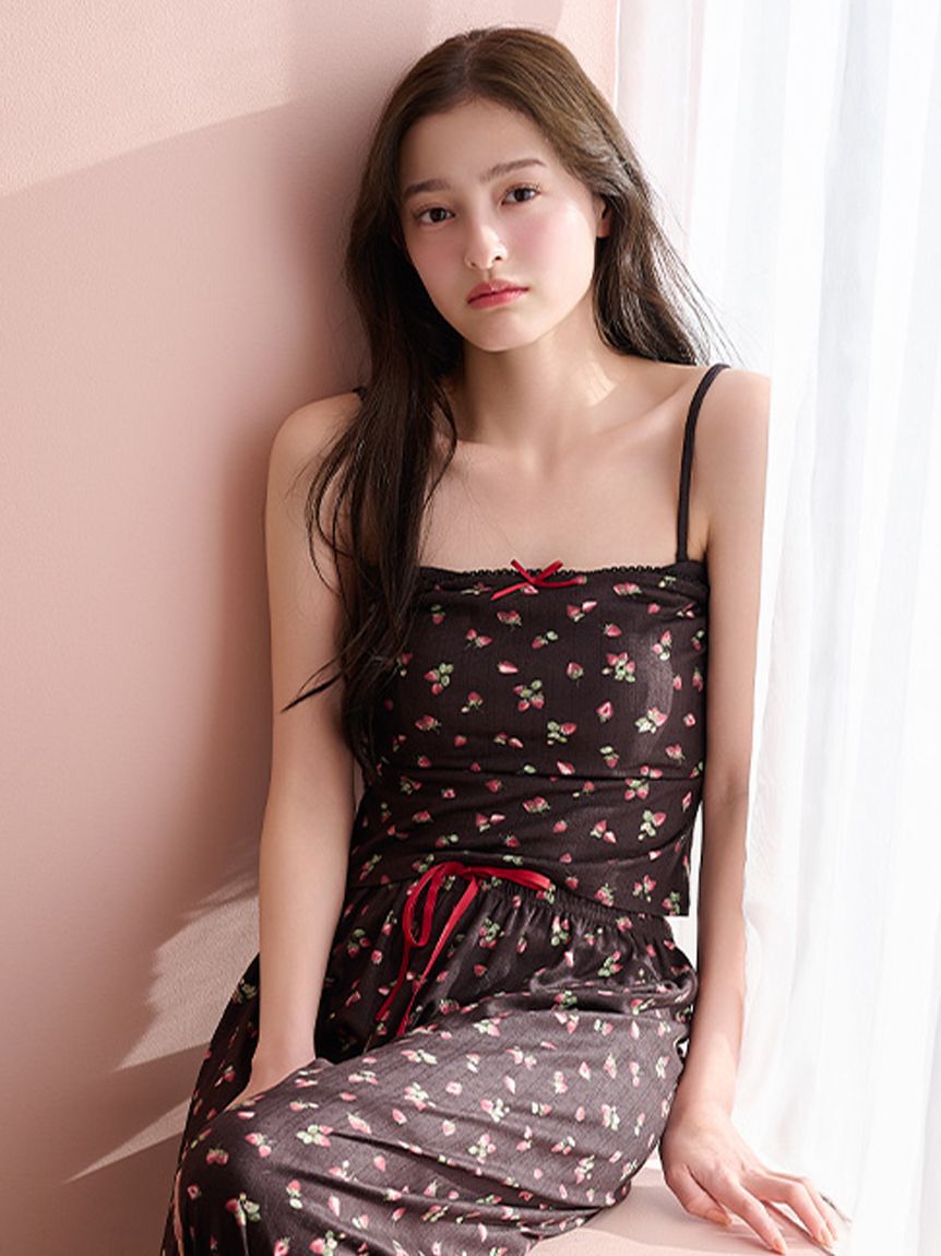 SNIDEL HOME「ストロベリーアイレットレイヤードキャミソール」|ルームウェア|BLK