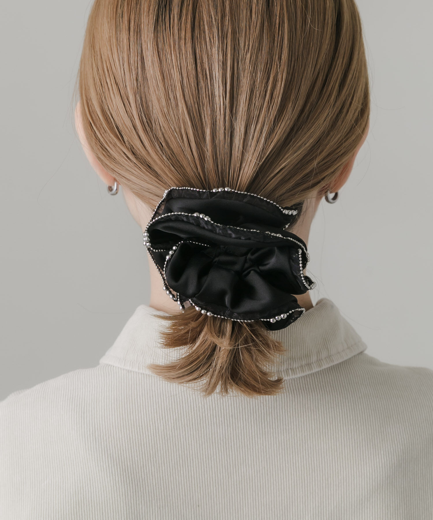 SMELLY「チェーンラインサテンシュシュ」|ヘアゴム・シュシュ|