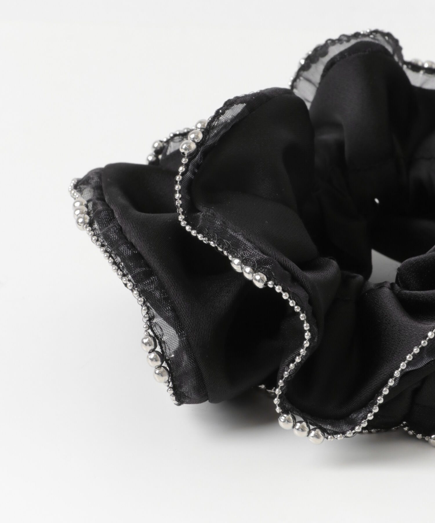 SMELLY「チェーンラインサテンシュシュ」|ヘアゴム・シュシュ|