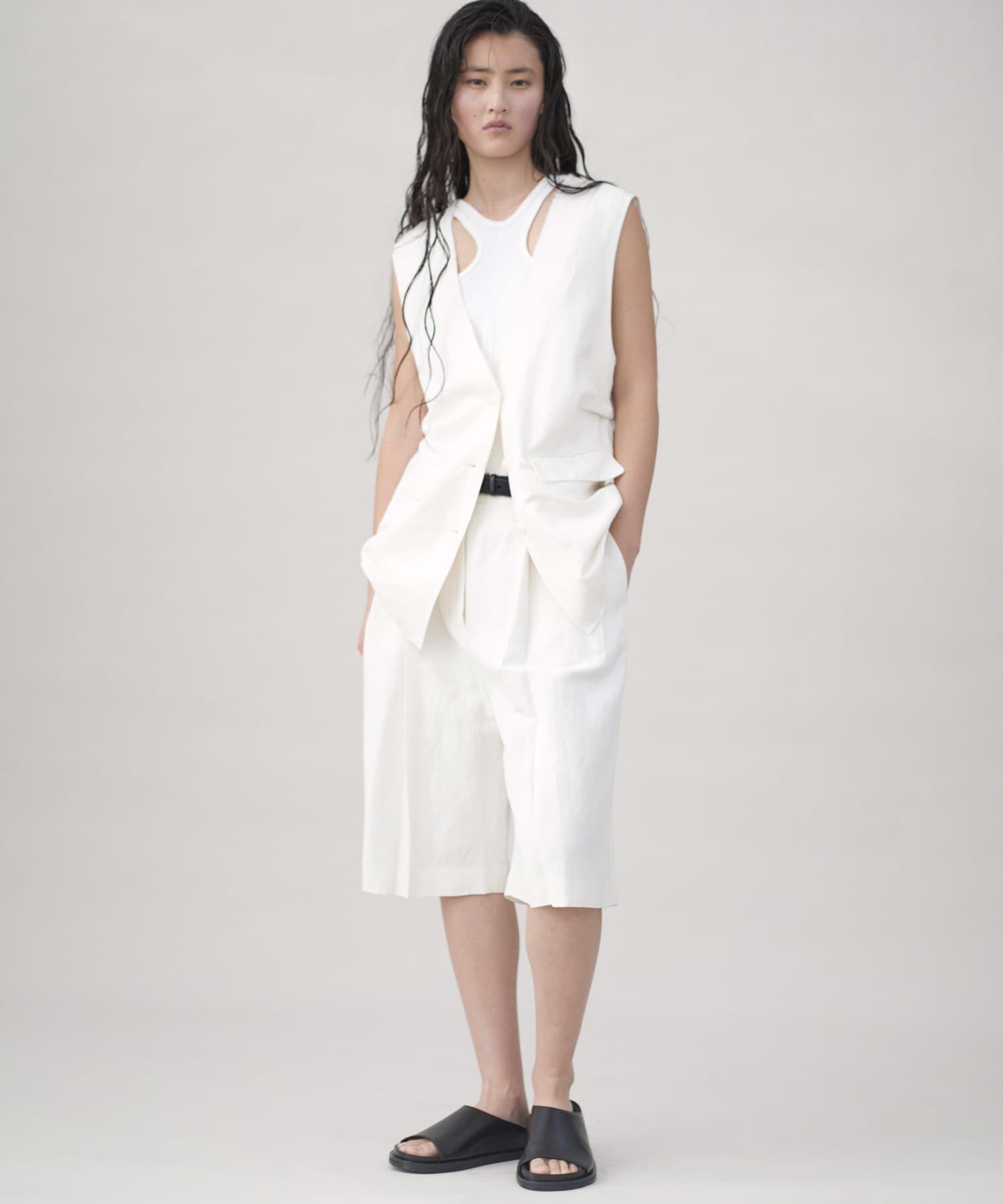 URBAN RESEARCH「new basic　DEEP CUT W FACE TANK」|タンクトップ|