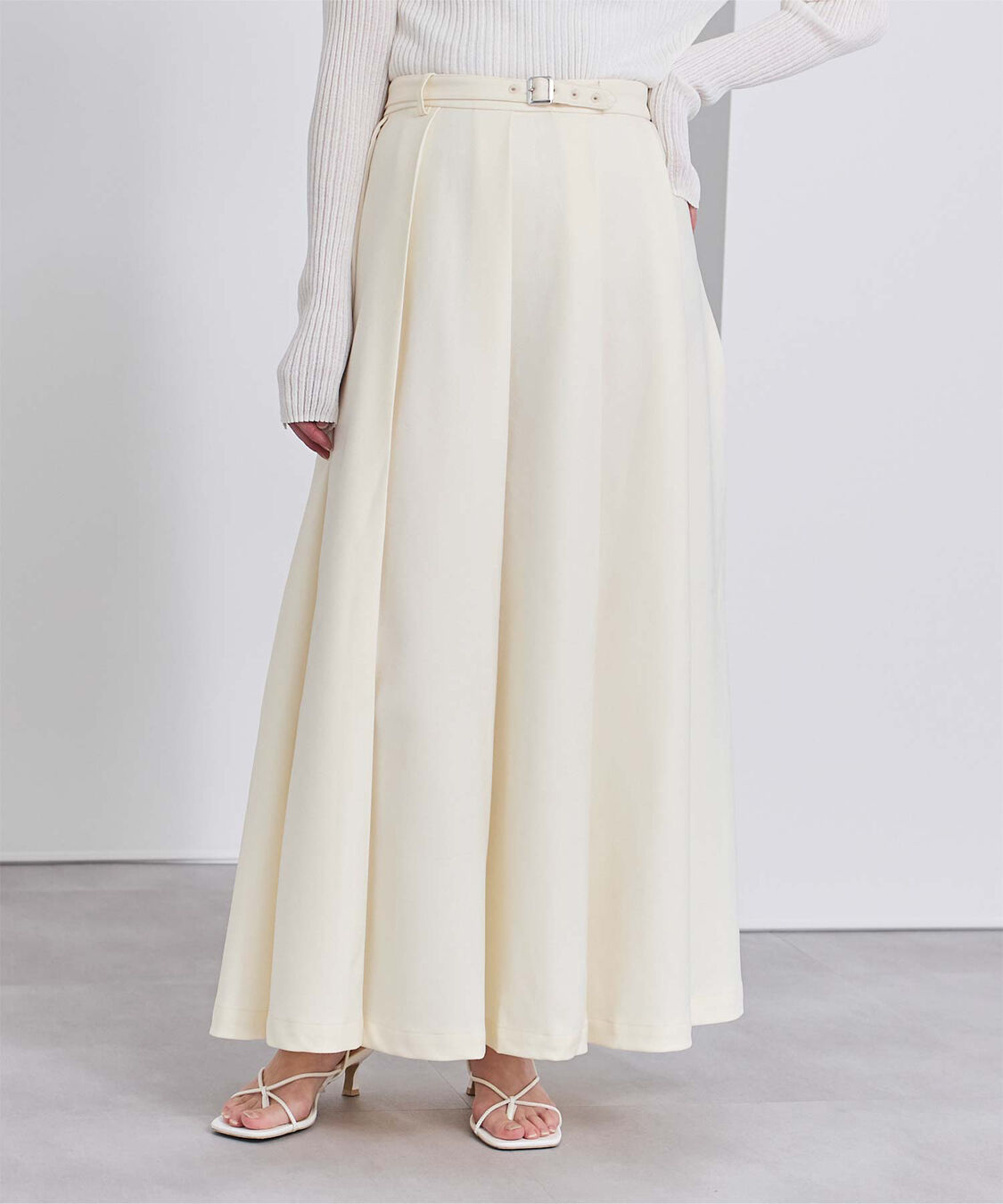 ur's「ベルト付プリーツスカート」|スカート|アイボリー