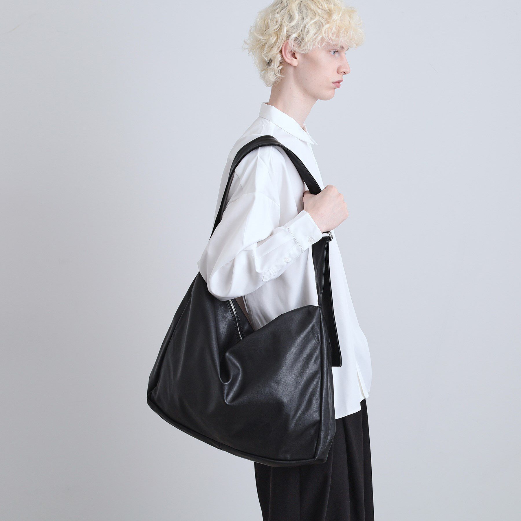 tk.TAKEO KIKUCHI「ルーズビッグショルダーバッグ／たすき掛け／ビッグ／A4サイズ収納可能」|ショルダー・メッセンジャー|