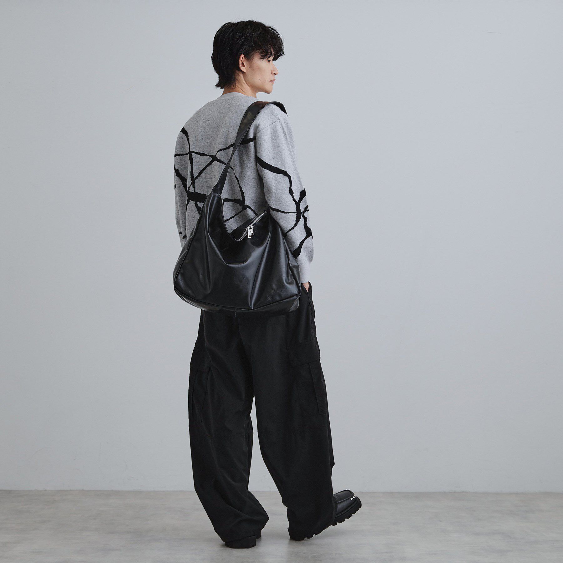 tk.TAKEO KIKUCHI「ルーズビッグショルダーバッグ／たすき掛け／ビッグ／A4サイズ収納可能」|ショルダー・メッセンジャー|