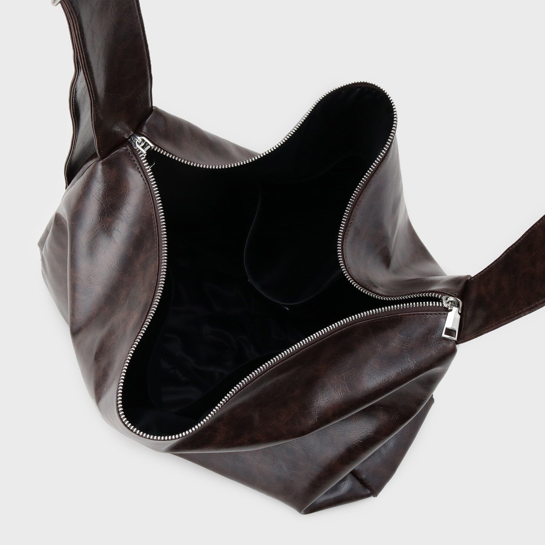 tk.TAKEO KIKUCHI「ルーズビッグショルダーバッグ／たすき掛け／ビッグ／A4サイズ収納可能」|ショルダー・メッセンジャー|