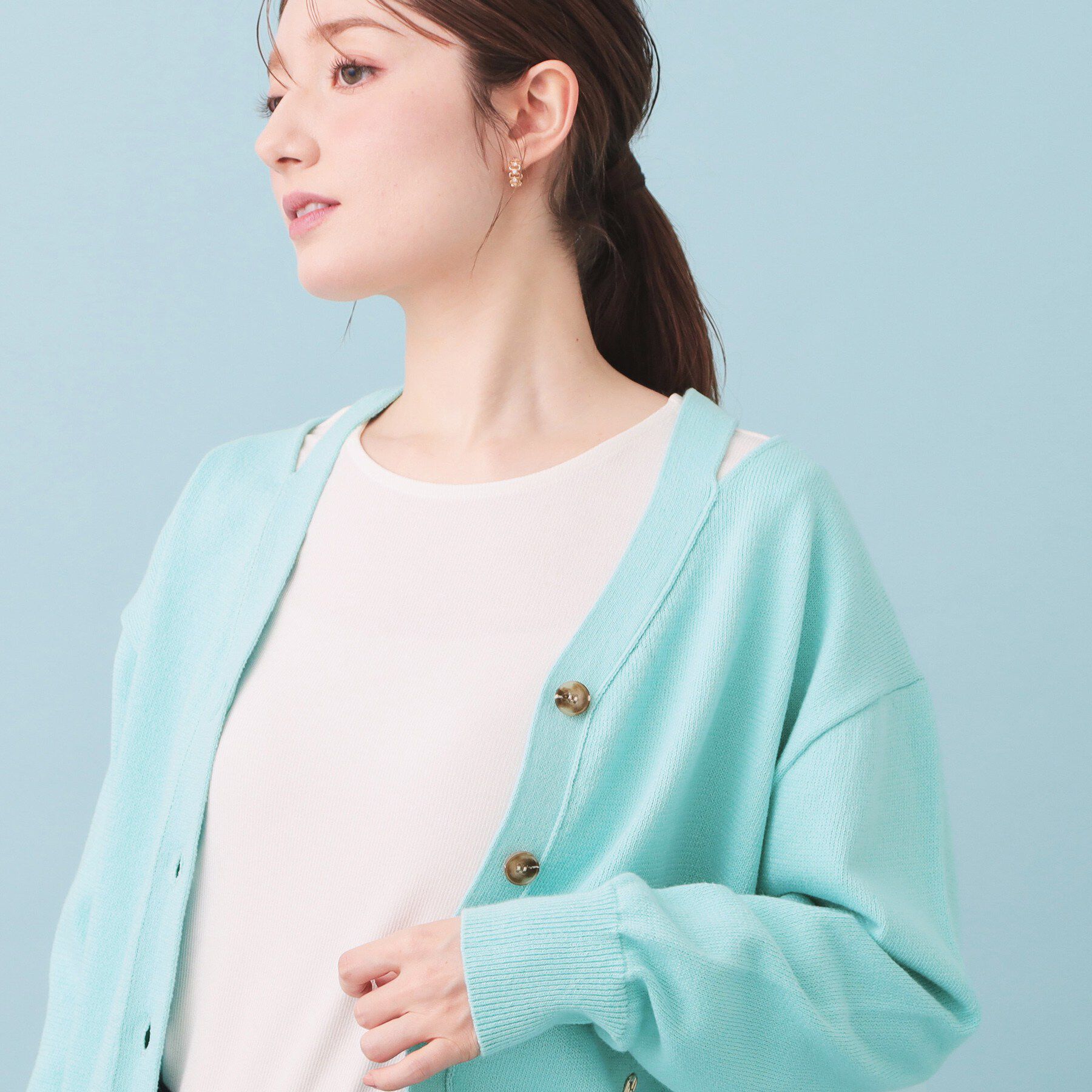 index「ラメリリースリットVネックカーディガン【洗濯機OK】」|カーディガン|ブルー(092)