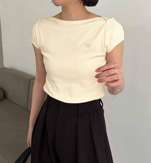  「【Tシャツが苦手な方にも◎】1ポイントボートネックTシャツ」|Tシャツ・カットソー|