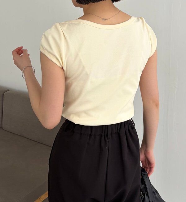  「【Tシャツが苦手な方にも◎】1ポイントボートネックTシャツ」|Tシャツ・カットソー|