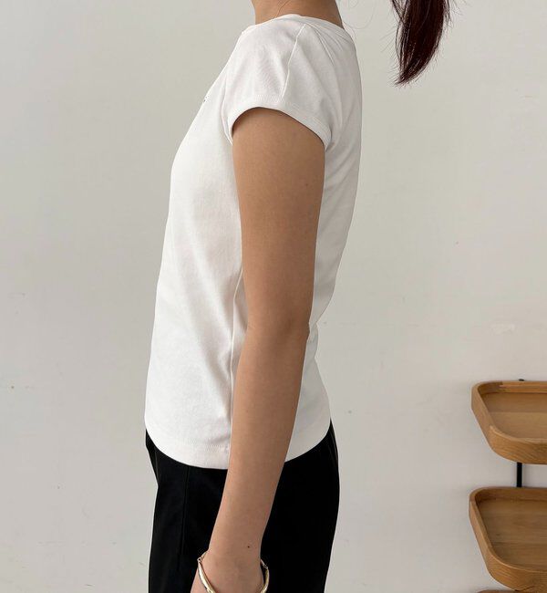  「【Tシャツが苦手な方にも◎】1ポイントボートネックTシャツ」|Tシャツ・カットソー|