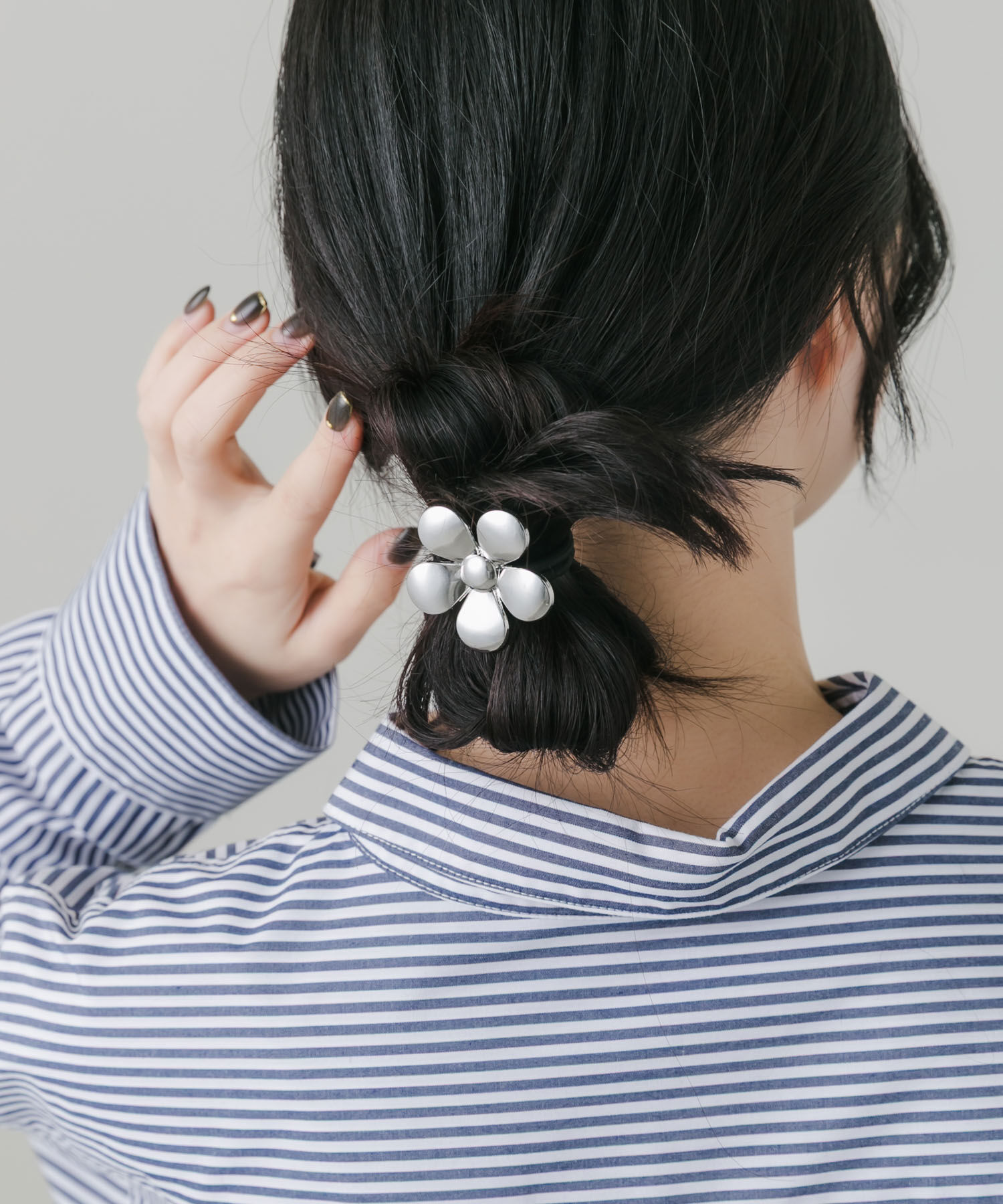SMELLY「メタルフラワーヘアポニー」|ヘアゴム・シュシュ|