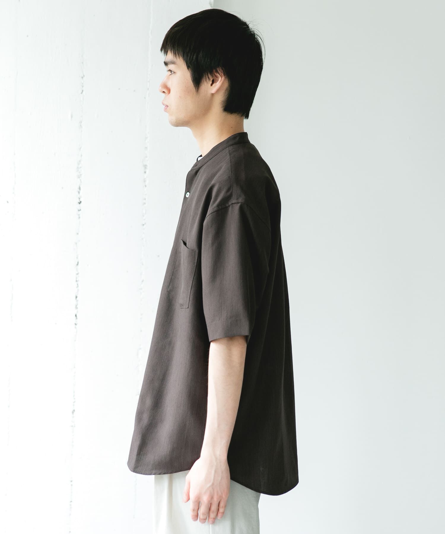 URBAN RESEARCH DOORS「セオアルファバンドカラーショートスリーブシャツ」|シャツ・ブラウス|