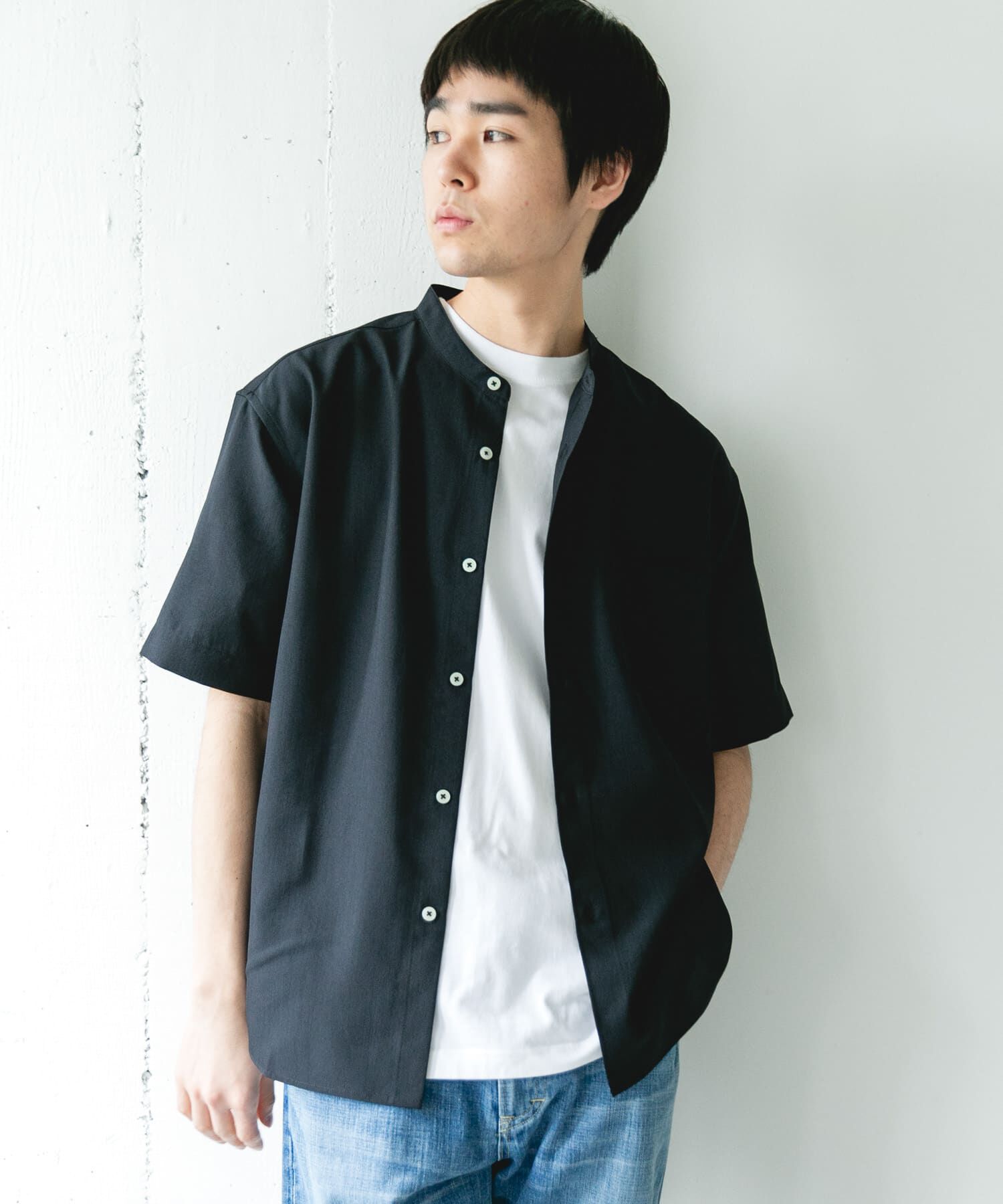 URBAN RESEARCH DOORS「セオアルファバンドカラーショートスリーブシャツ」|シャツ・ブラウス|ネイビー