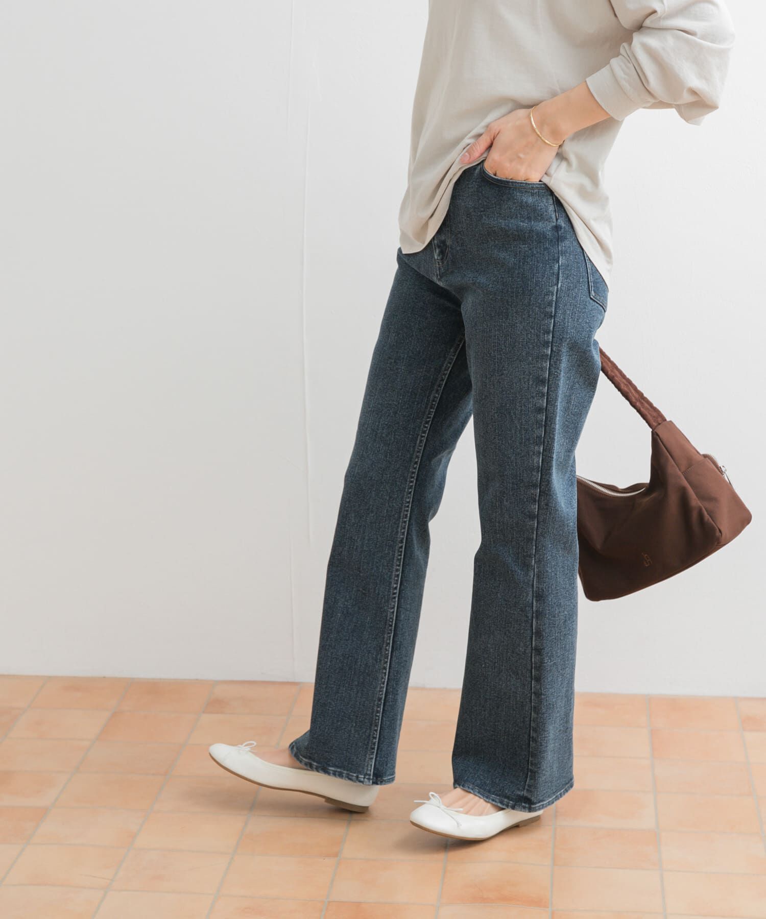 URBAN RESEARCH DOORS「ストレッチフレアデニムパンツ」|デニム|