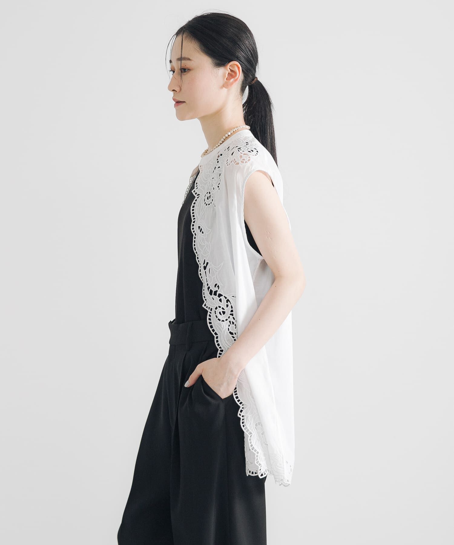 URBAN RESEARCH「カットワークレース刺繍ジレ」|ベスト・ジレ|