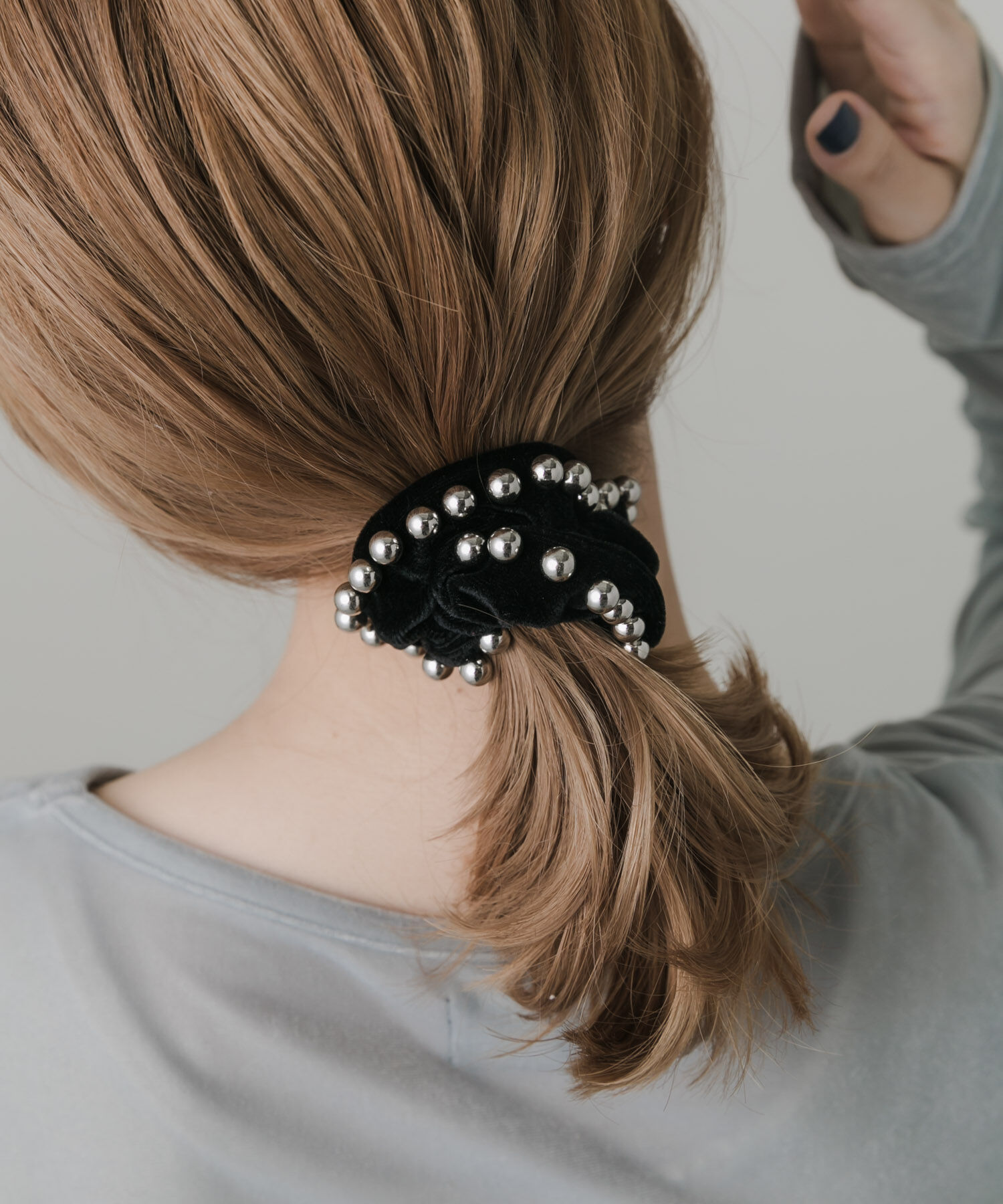 SMELLY「メタルボールベロアシュシュ」|ヘアゴム・シュシュ|