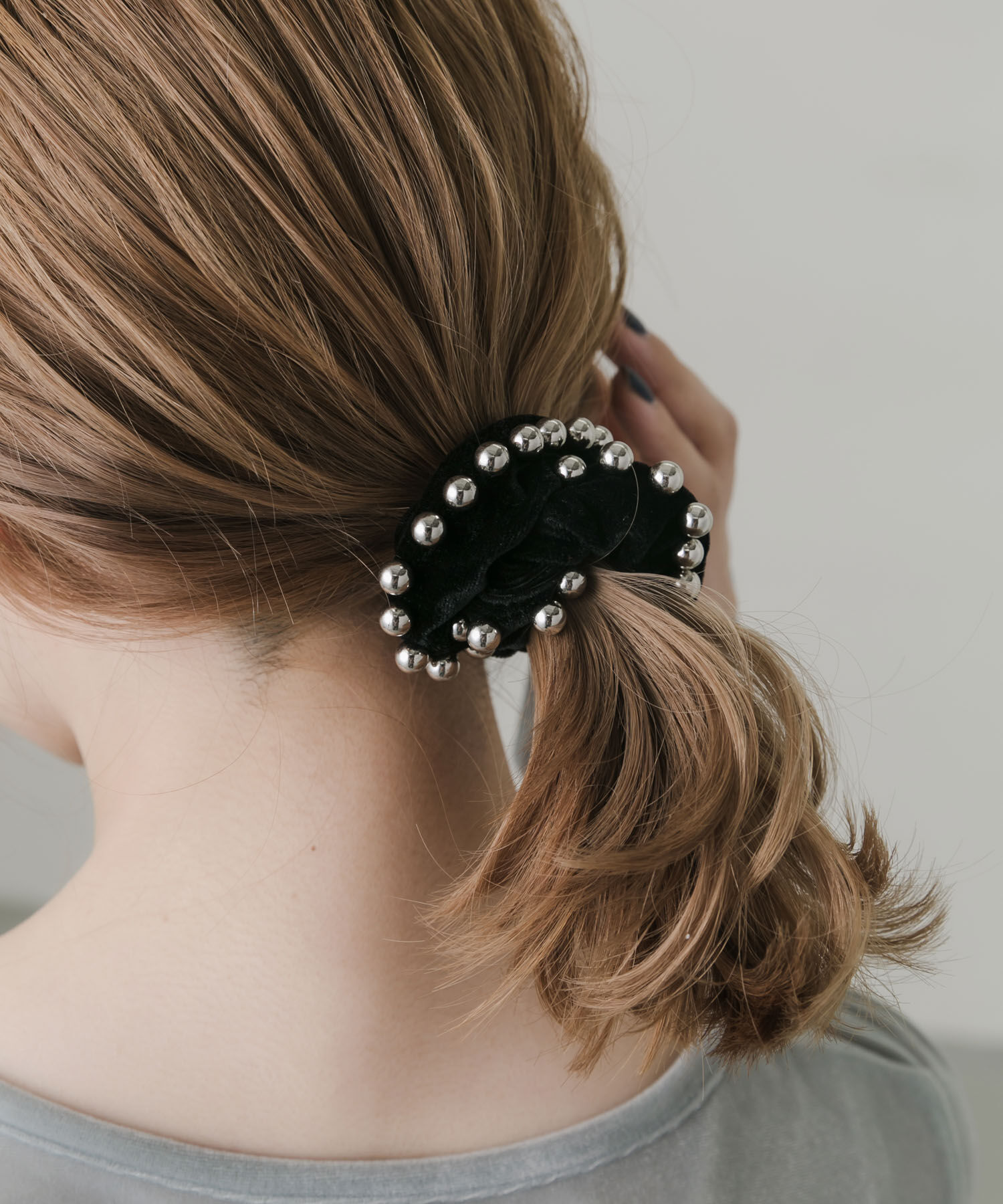 SMELLY「メタルボールベロアシュシュ」|ヘアゴム・シュシュ|