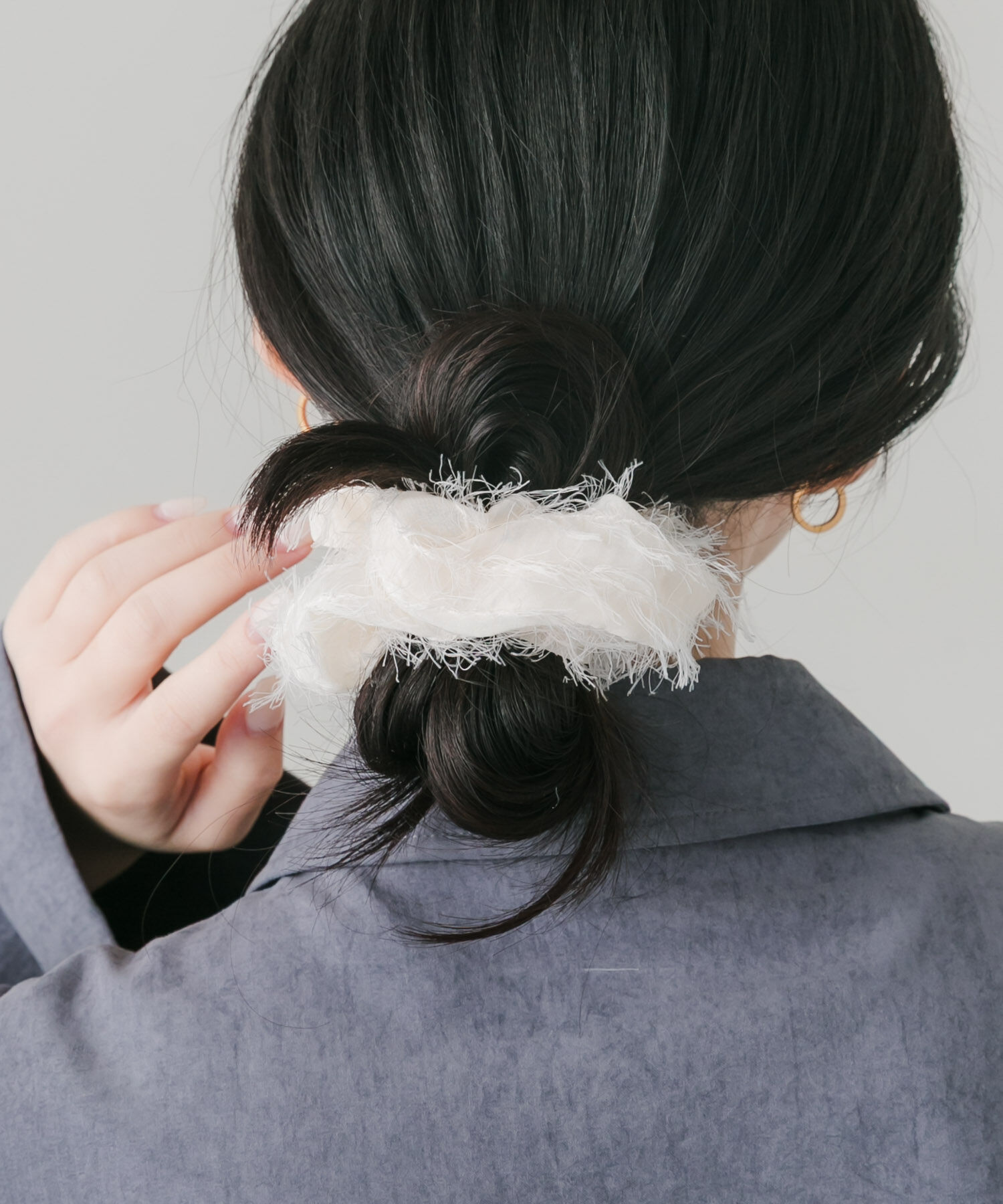 SMELLY「シアーフリンジシュシュ」|ヘアゴム・シュシュ|アイボリー