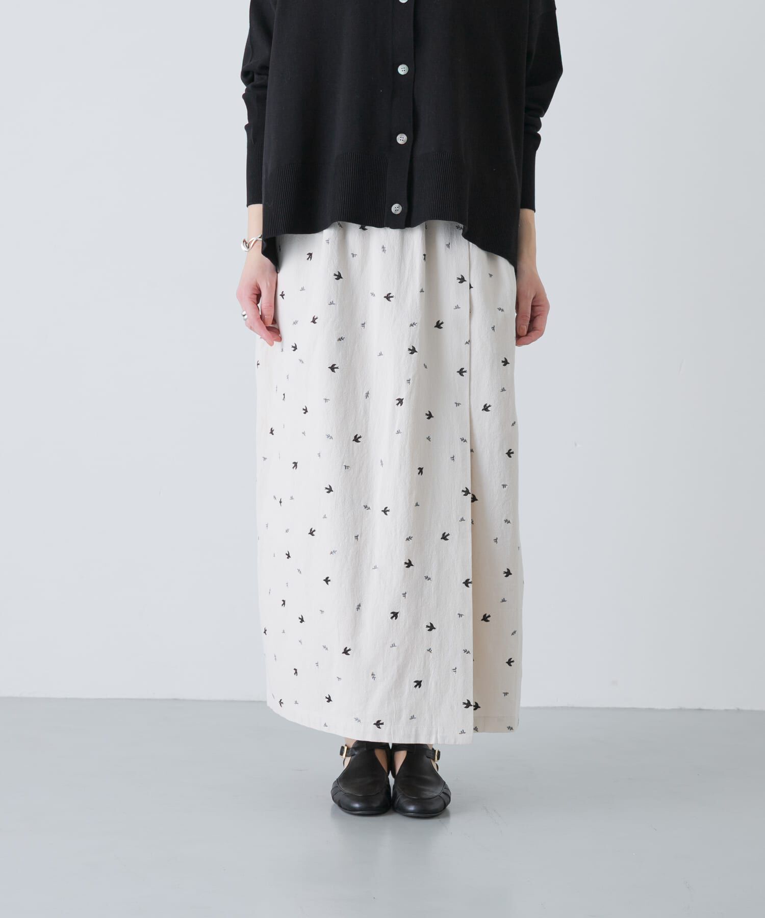 かぐれ「ツバメ刺繍ラップスカート」|スカート|