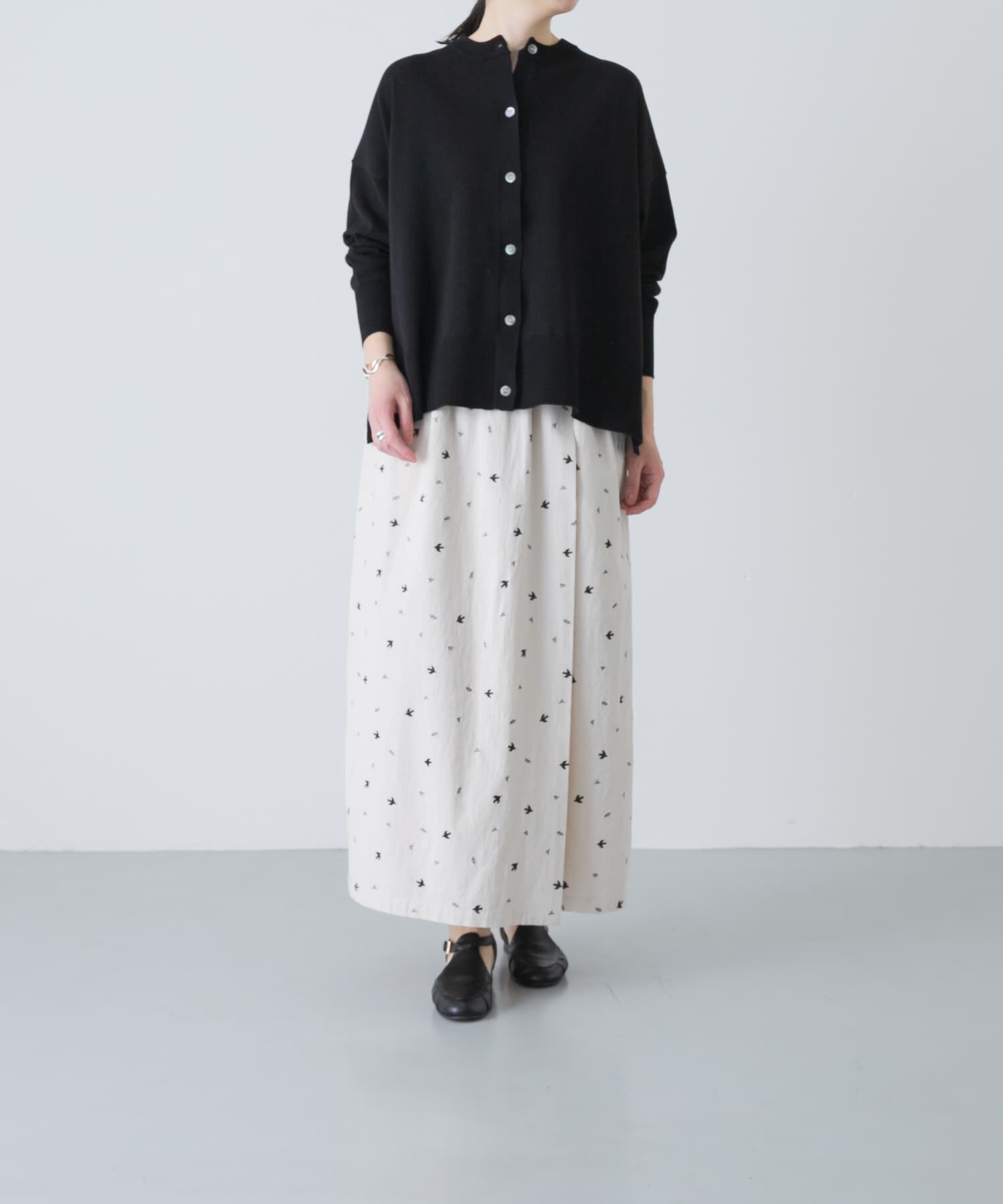 かぐれ「ツバメ刺繍ラップスカート」|スカート|