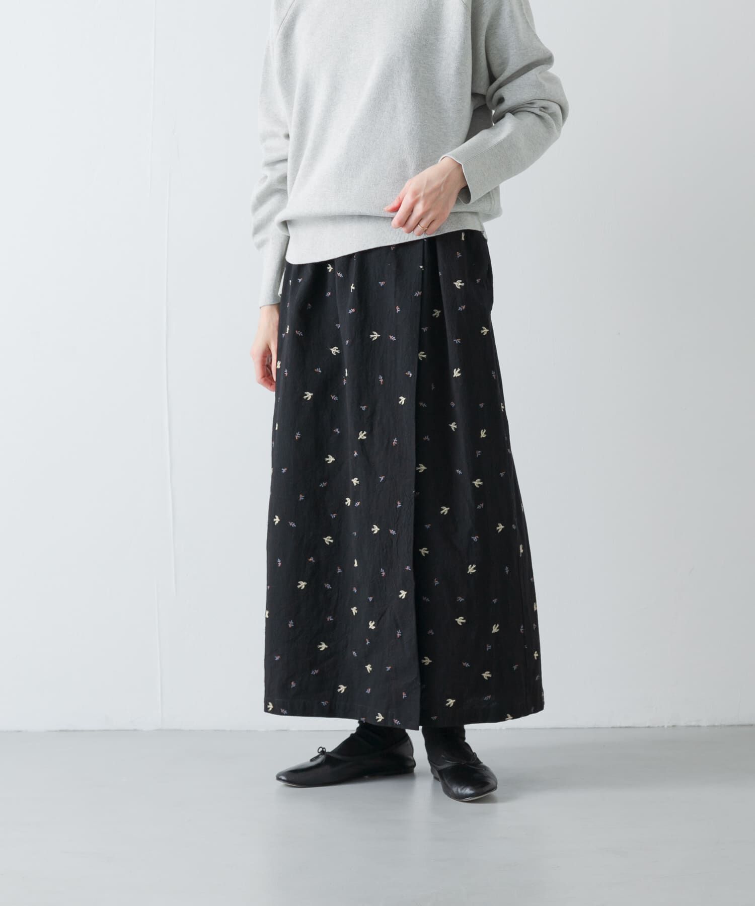かぐれ「ツバメ刺繍ラップスカート」|スカート|