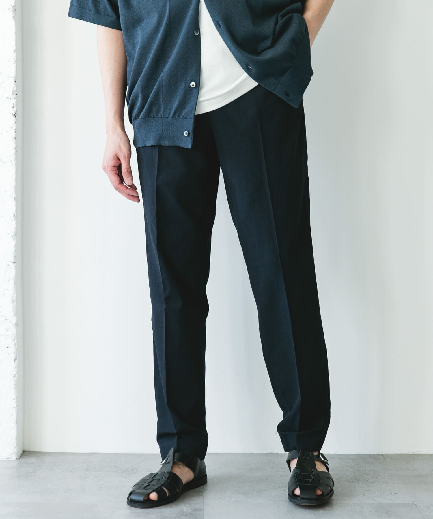 URBAN RESEARCH DOORS「『イージーケア/速乾/UVカット』クイックドライ テーパードトラウザー」|その他|ネイビー