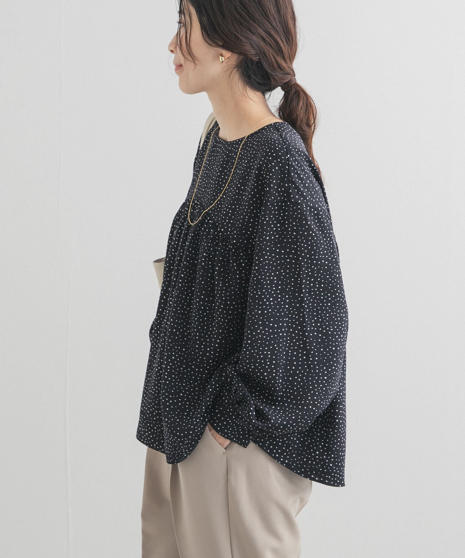 URBAN RESEARCH DOORS「ドットギャザーブラウス」|シャツ・ブラウス|