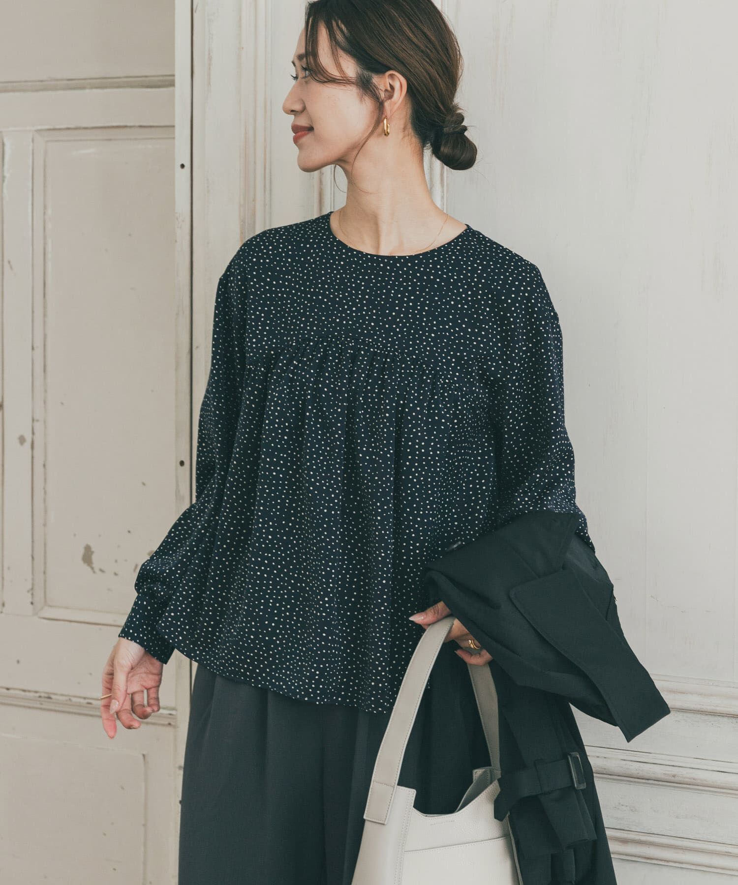 URBAN RESEARCH DOORS「ドットギャザーブラウス」|シャツ・ブラウス|