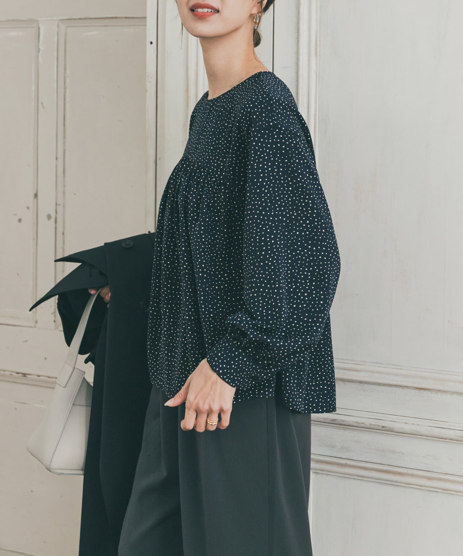 URBAN RESEARCH DOORS「ドットギャザーブラウス」|シャツ・ブラウス|